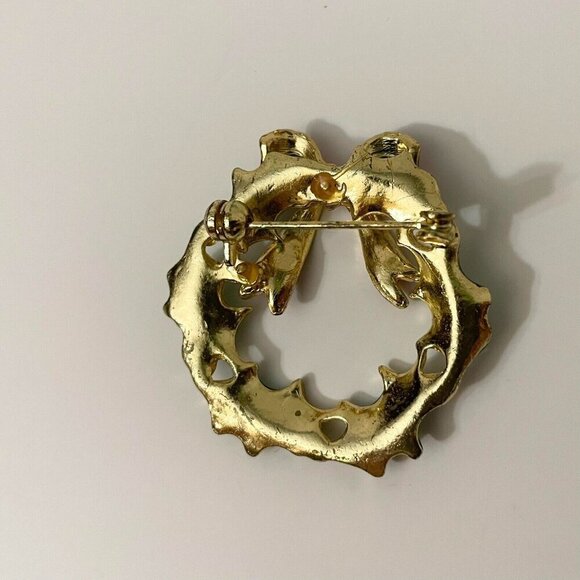 Vintage Christmas Holly Wreath Brooch Pin - Picture 6 of 15